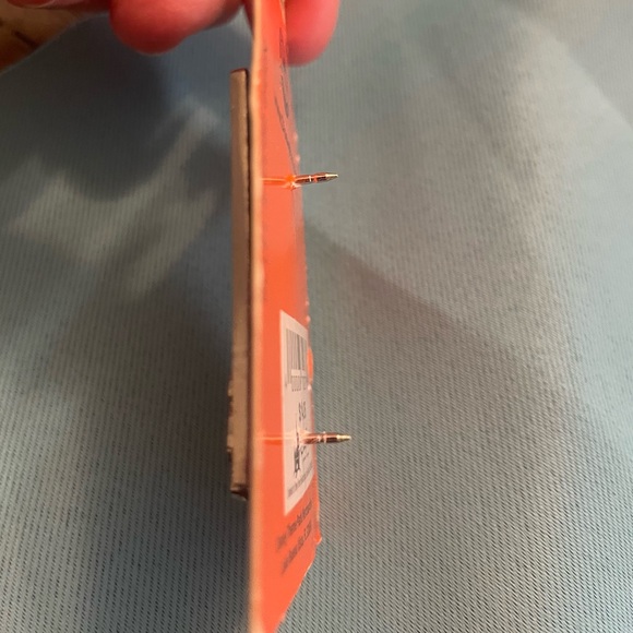 NWT Disney Parks LIMITED EDITION 2014 Halloween Queen of Hearts Pin. - Picture 3 of 3